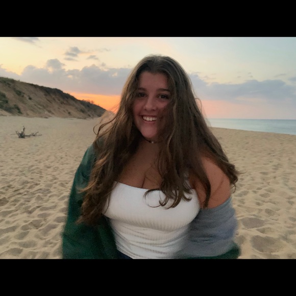 Meet your Posher, Allison - Picture 1 of 1